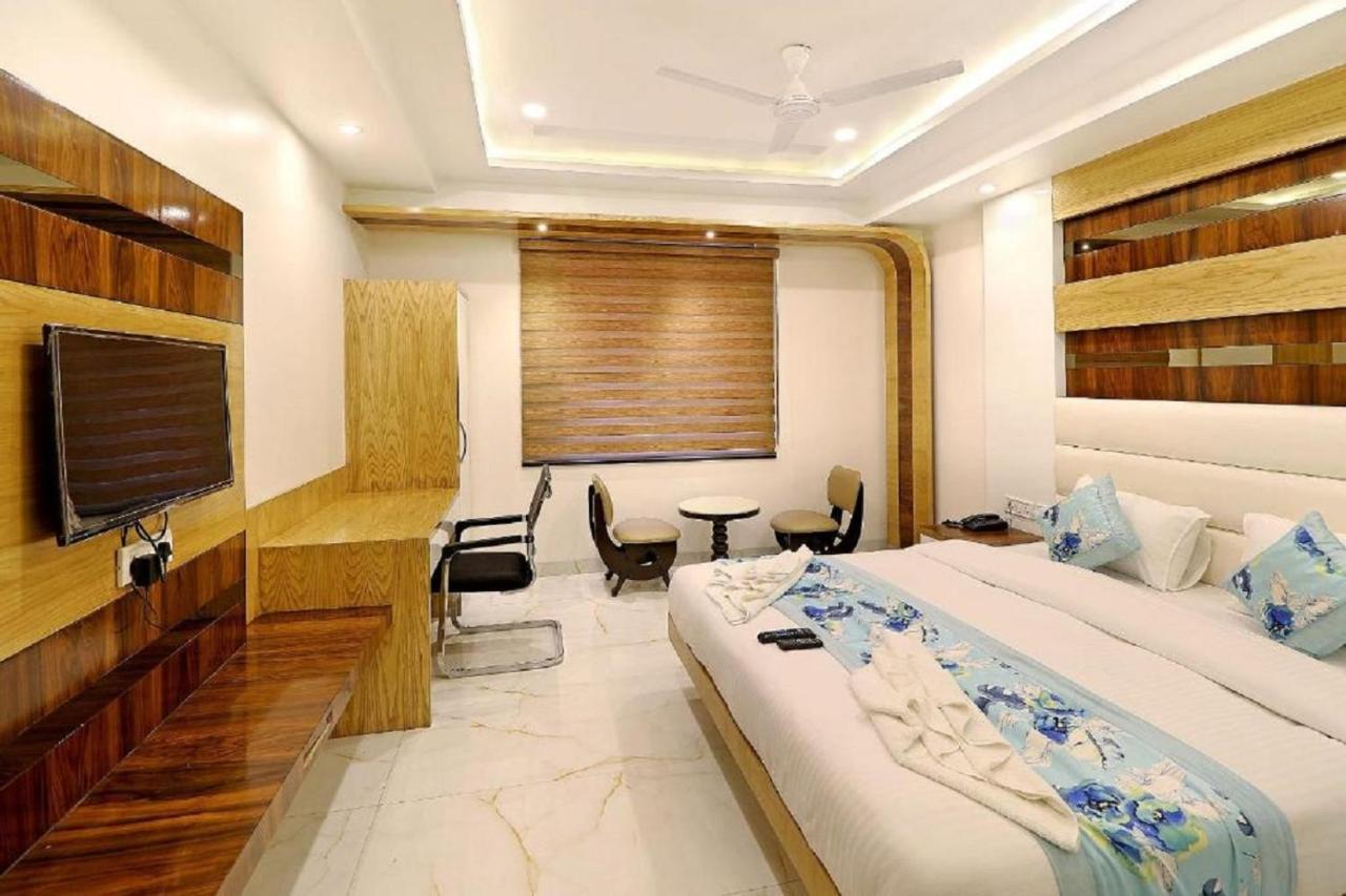 Gaurganga - 200 Meters From Railway Station 'the Newly Ambience Built' Hotel New Delhi
